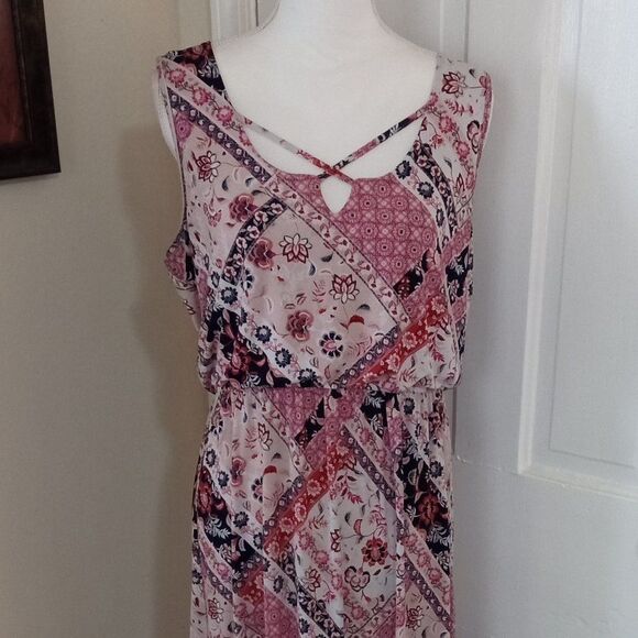 Trixxi Dresses & Skirts - TRIXXI CLOTHING COMPANY Women's Criss Cross Detail Maxi Dress (Size XL) "FLORAL"